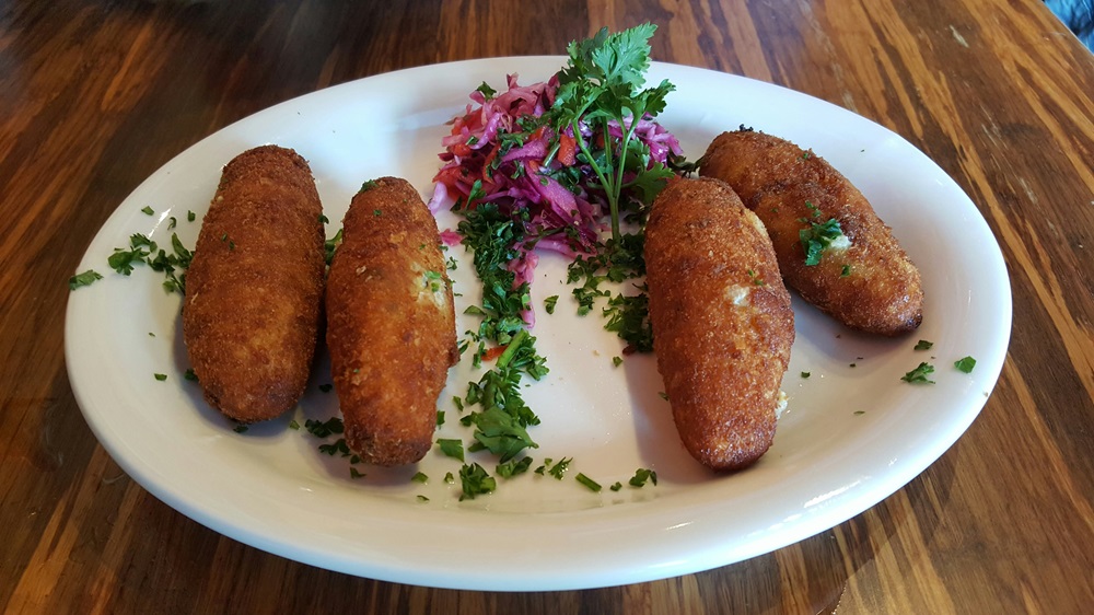 Luxusní masové krokety sypané nivou