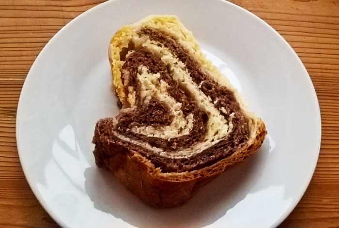 Dvoubarevná majonézová bábovka