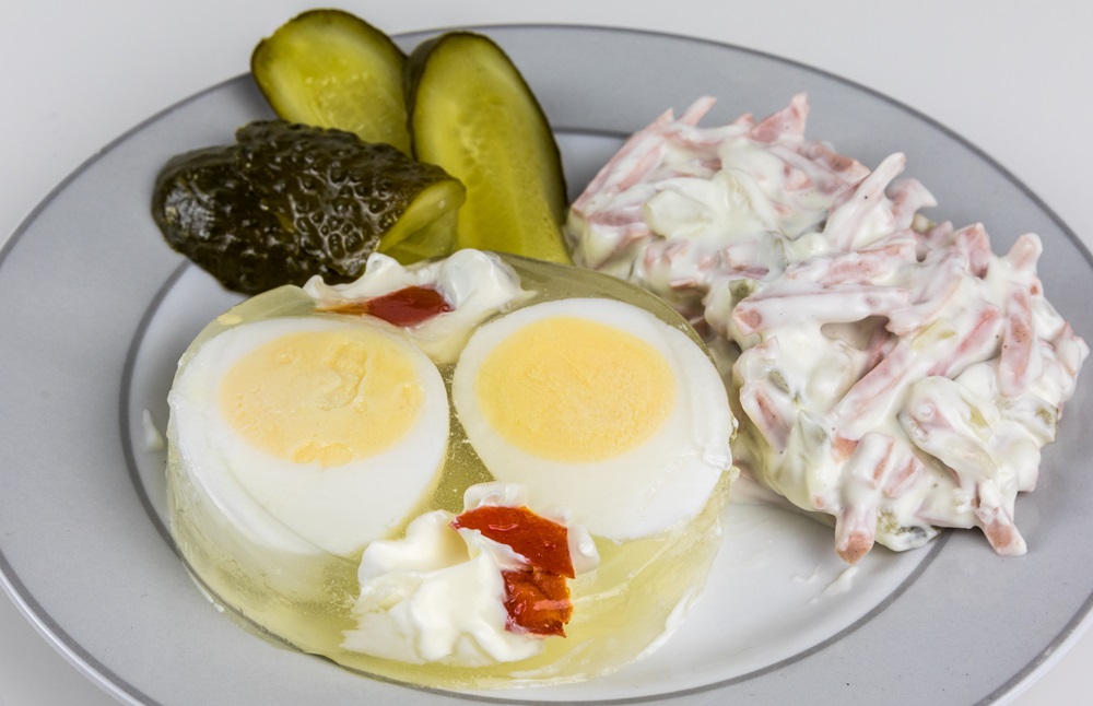 Vynikající mísa plná dobrot a aspiku