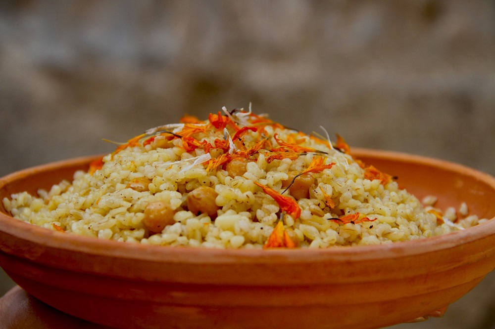 Výborný bulgur doplněný rýží a rajčátky
