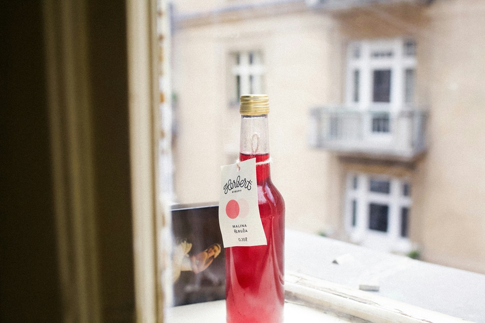 Výborná domácí šťáva nebo sirup z višní