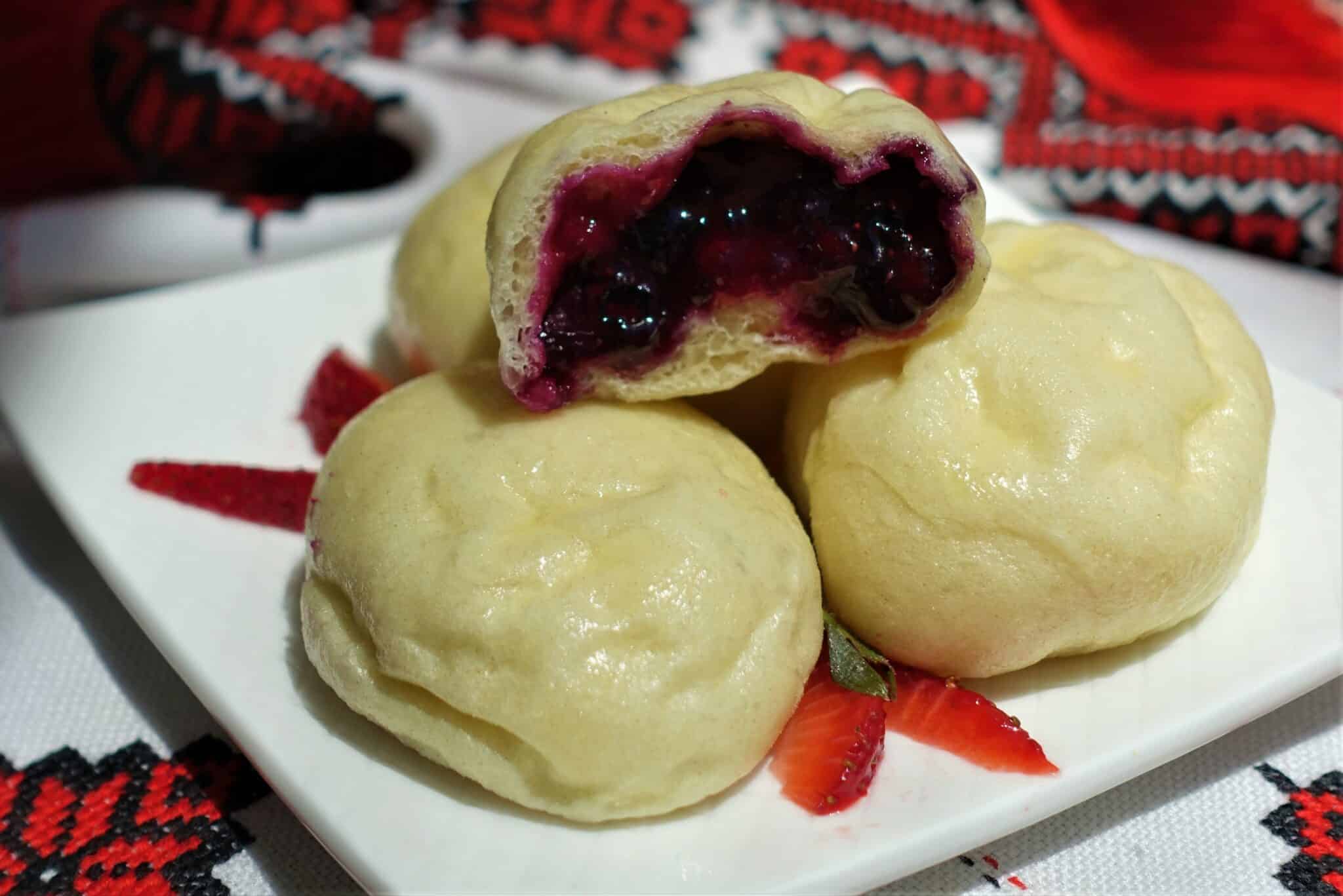 Nejlepší recept na ovocné knedlíky z kynutého těsta