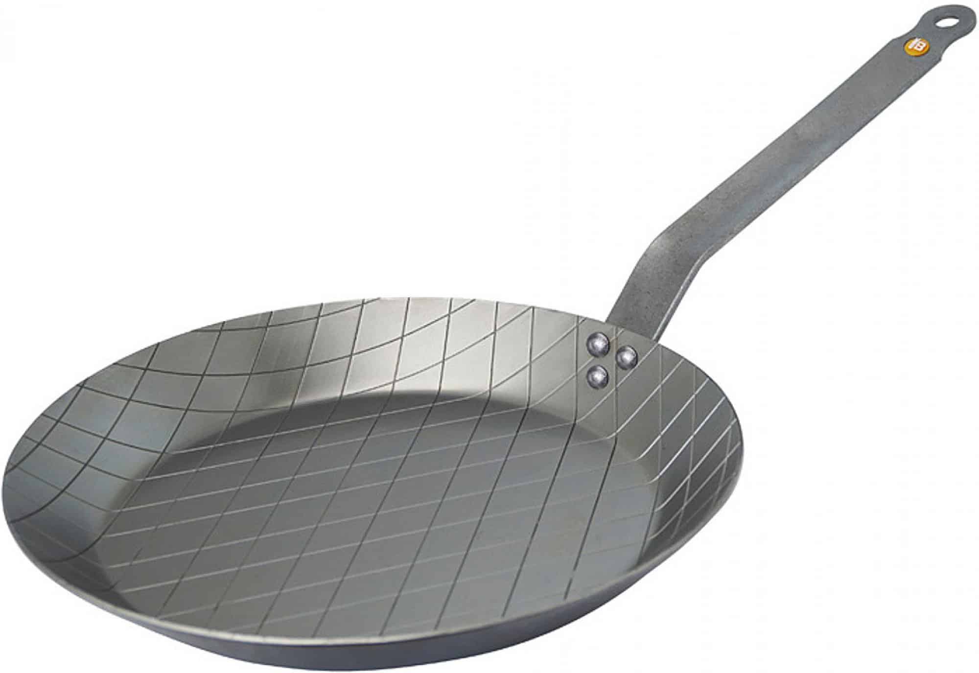 Ručně kovaná ocelová pánev De Buyer.